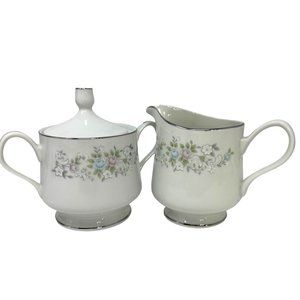 Carlion Fine China Creamer And Sugar Bowl with Lid Set Corsage #481 Japan Floral